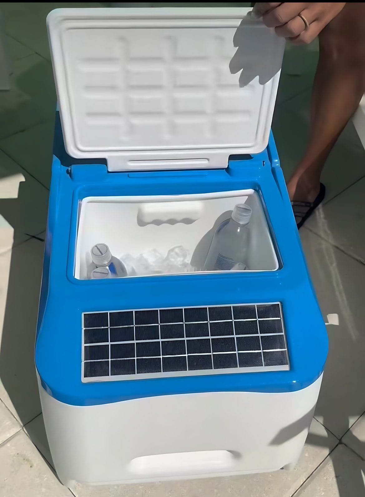 LounGenie CHILL insulated ice bucket at pool cabana